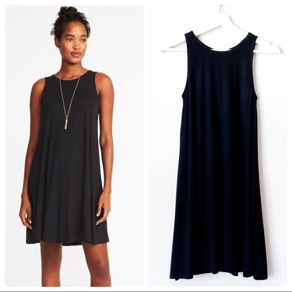 black sleeveless swing dress
